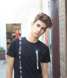 Iranian boys 5b55fae1b0a50.jpg
