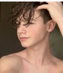 E-boy: Payton Moormeier