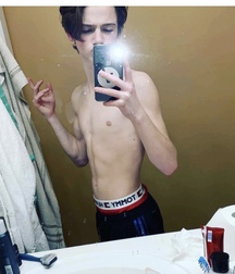 E-boy: Payton Moormeier 5c7d727e12320.jpeg