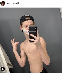 E-boy: Payton Moormeier 5c7d728bf36c9.jpeg