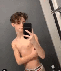 E-boy: Payton Moormeier 5c7d7297116e5.gif