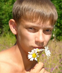 Alex im Garten 5b940ba276046.jpg