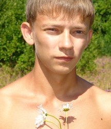 Alex im Garten 5b940ba8618fd.jpg