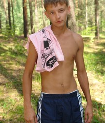 Alex im Wald 5b94138310953.jpg