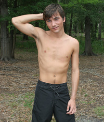 Tyler draussen 5b94173ce9cb5.jpg