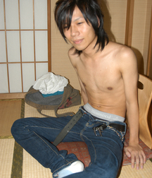 Asia Guy 5bb7f553e9b03.jpg