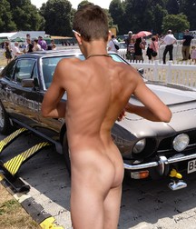 Sunday-Twinks 5dd9a3b0df6fc.jpg