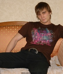 Modelboy Bolik solo gay porn