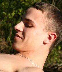 Viny´s outdoor wank gay porn 61ae6d630e476.jpg