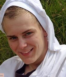 Blondie Stefahn strip gay porn 61ae6f7d6a567.jpg