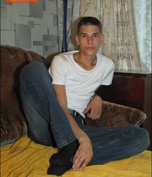 Ton wanking on Sofa gay porn 61af9962286f9.jpg