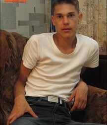 Ton wanking on Sofa gay porn 61af996bb8618.jpg