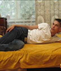 Ton wanking on Sofa gay porn 61af9999ec232.jpg