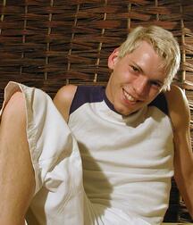 Twinkboy Emil strip gay porn 61b12685532ba.jpg