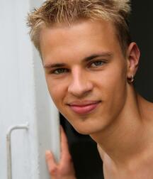 Sander show his Body gay porn 61b12ad6a35eb.jpg