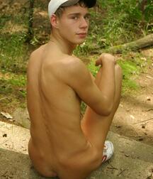 Abel the Gardener gay porn 61b3d71c002a0.jpg