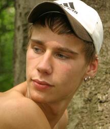 Abel the Gardener gay porn 61b3d7318035d.jpg