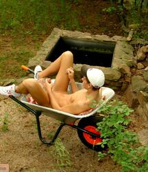 Abel the Gardener gay porn 61b3d7763e91b.jpg