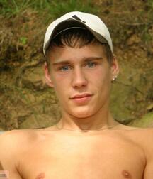Abel the Gardener gay porn 61b3d7a1a4dfb.jpg