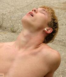 Blondie Curt + cum gay porn 61b3db2b5de1d.jpg