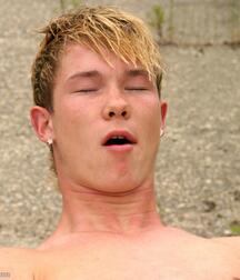 Blondie Curt + cum gay porn 61b3db340bcfd.jpg