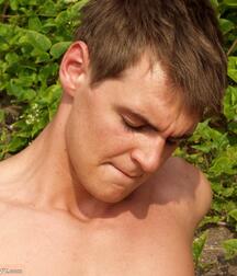 Jeansboy Erik outside gay porn 61b3df866b21d.jpg