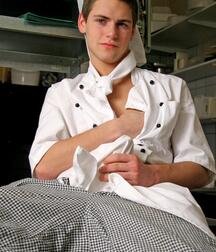 Kitchenboy Alex gay porn 61b6463285187.jpg