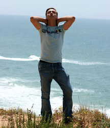 Eric´s beachside wank gay porn 61b7a2ca73071.jpg