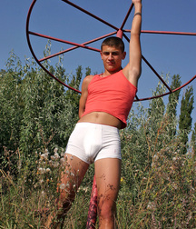 Aleks sunny afternoon gay porn 61bb77f99e349.jpg