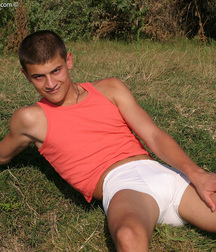 Aleks sunny afternoon gay porn 61bb78064e703.jpg