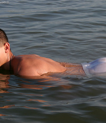 Aleks sunny afternoon gay porn 61bb786477e27.jpg