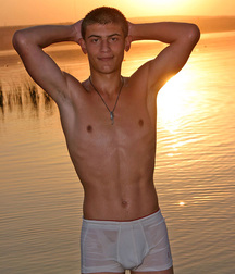 Aleks sunny afternoon gay porn 61bb7941cfc74.jpg