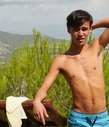 Maxxie´s solo wank outdoors gay porn 61bfd3947ccb9.jpg