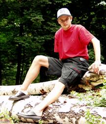 Kim wanks half-naked on tree trunks gay porn 61c4c4a69f14e.jpg