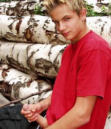Kim wanks half-naked on tree trunks gay porn 61c4c4dea4bc8.jpg
