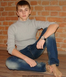 Alexander´s home strip solo gay porn 61c799e44161b.jpg