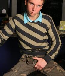 Maximilian shows his hot body gay porn 61ca3da18631d.jpg