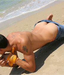 Beachboy Leon gay porn 61ce58f2347d3.jpg