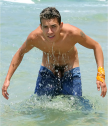 Beachboy Leon gay porn 61ce59127d1bc.jpg