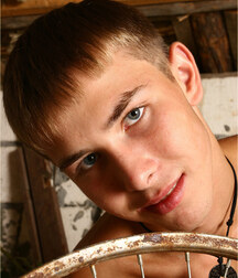Model Mike strip and wank in the Ruine gay porn 61d0ab346af26.jpg
