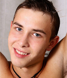 Model Mike stiff in shower and bed gay porn 61d0ba62bde34.jpg