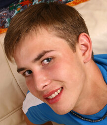 the horny Mike in the living room gay porn 61d0bd2f3277d.jpg