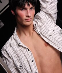 hot Nils Stripshow gay porn 61d20de843761.jpg