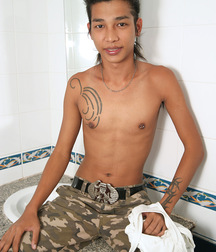 horny Tia´s shower show porn 61d2288566743.jpg