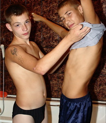 Andy and Kirk´s shower Show gay porn 61d5e1799136e.jpg