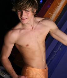 Raimund strip and wank-Show boys porn 61f1a0abe52c0.jpg