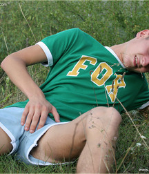 Twink Lucas outdoor wank gay porn 621179358c2bf.jpg
