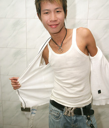 Mic´s bathroom wanking gay porn 62192fa83c630.jpg