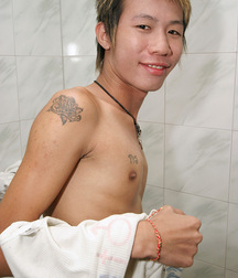 Mic´s bathroom wanking gay porn 62192fb81e480.jpg