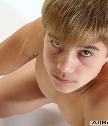 Cute Aaron solo Set gay porn 621cdf85646ef.jpg